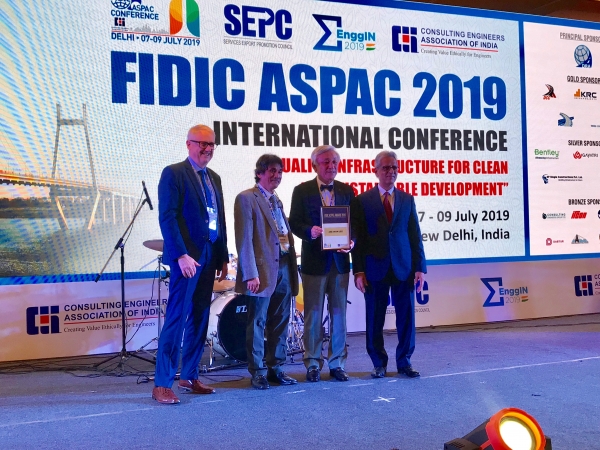 이재완 회장이 FIDIC 아시아태평양지역위원회(FIDIC)의 발전을 위한 공로를 인정받아 FIDIC ASPAC Award 2019를 수상했다.